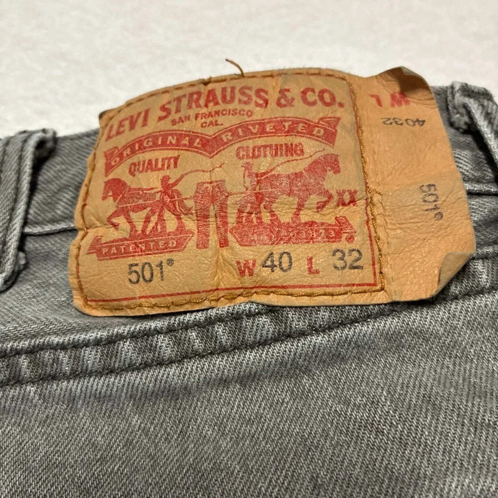 Levi's 501 Jeans Gray Mens‎ 40x 32 Straight Fit Red Tab Denim Button Fly